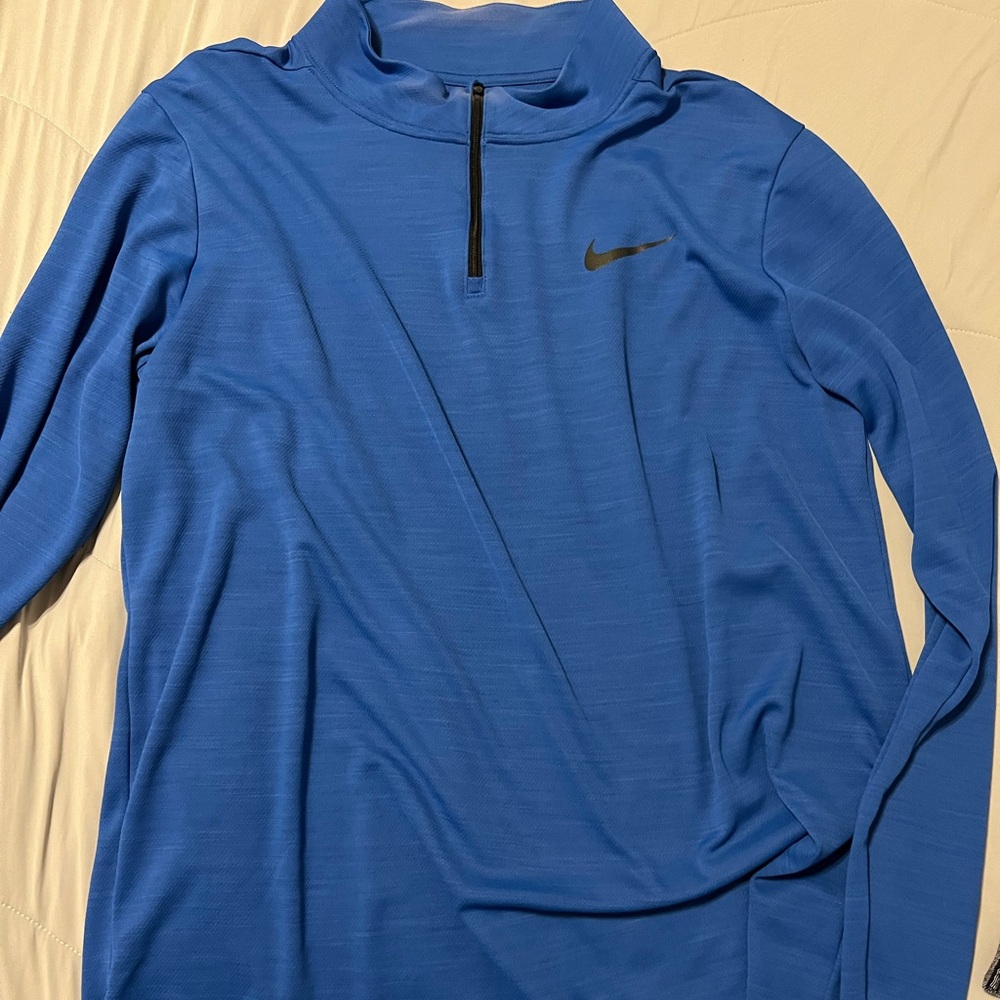 Men’s XL Nike quarter zip in blue